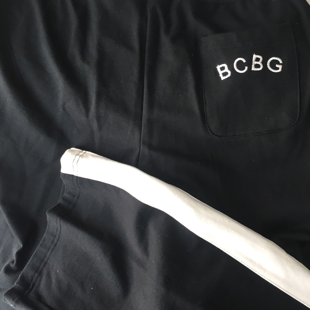 M 🖤BCBGMaxAzria🖤2pc - Picture 8 of 8